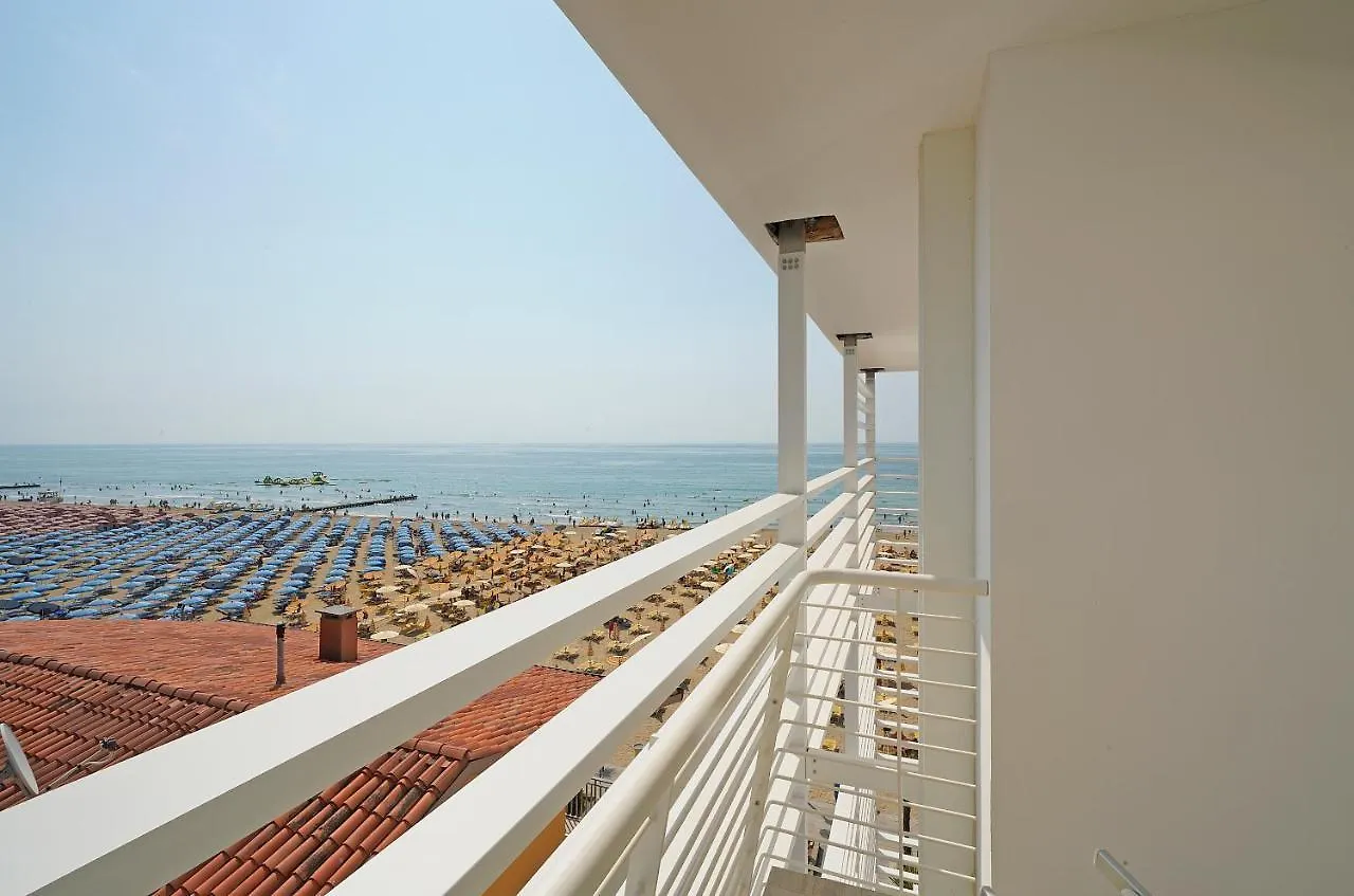 Hotel Strand Lido di Jesolo 3*,